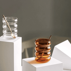 أكواب شرب زجاجية ملونة على شكل فقاعات