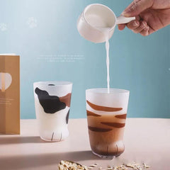 أكواب زجاجية على شكل مخلب قطة