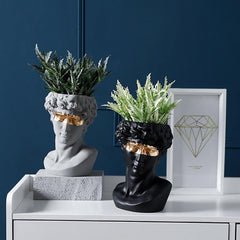 تمثال ديفيد خزفي على شكل مزهرية