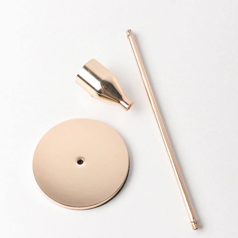 مجموعة حامل شموع ذهبي مدبب مكونة من 3 قطع