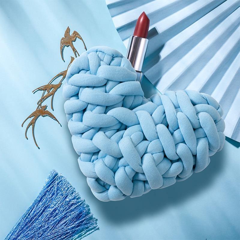 وسادة رمي على شكل قلب عيد الحب بعقدة سميكة