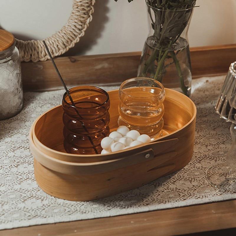 أكواب شرب زجاجية ملونة على شكل فقاعات